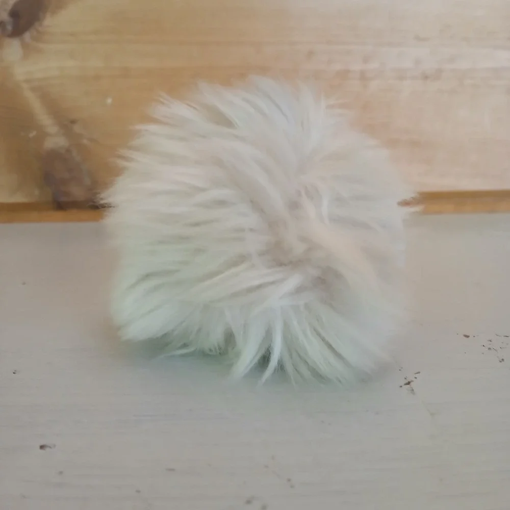 Pusheen Mystery Pom Clip Grey Pusheen